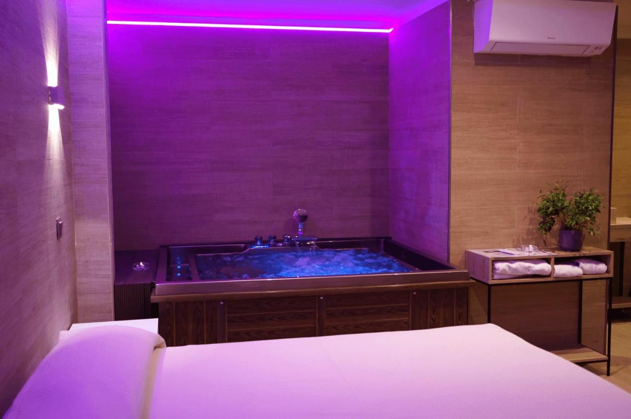 Deluxe Double Room Bath