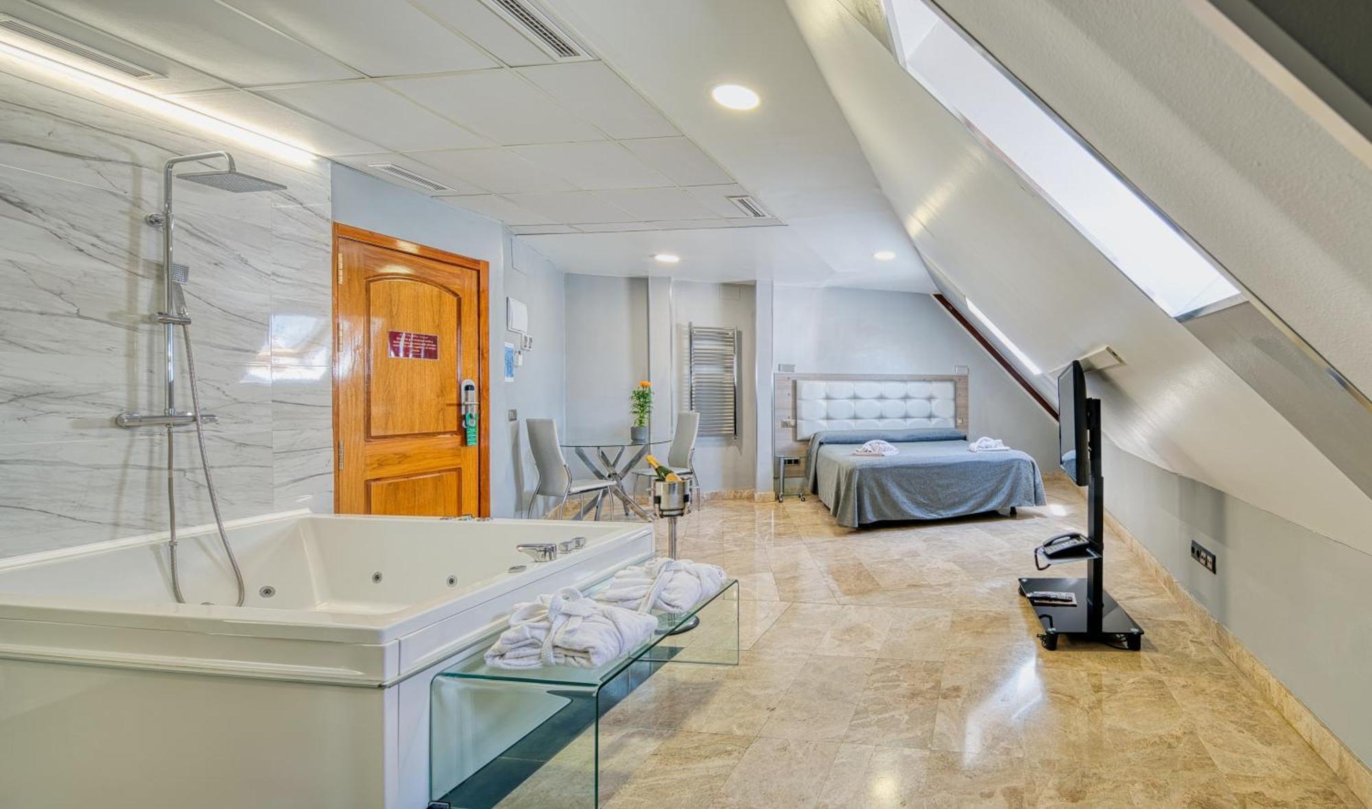 Queen Room Spa Bath
